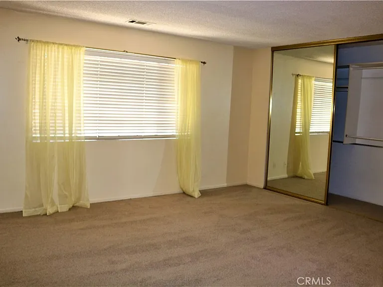 2006 Mathews Ave #B — Photo 8