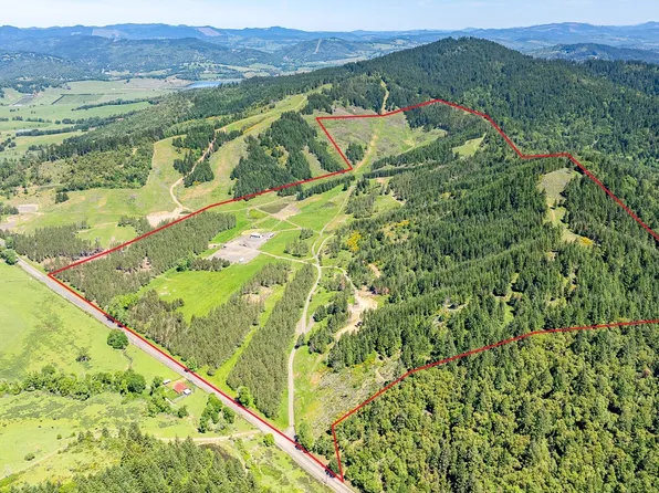2805 Oak Hill Rd, Roseburg, OR 97471