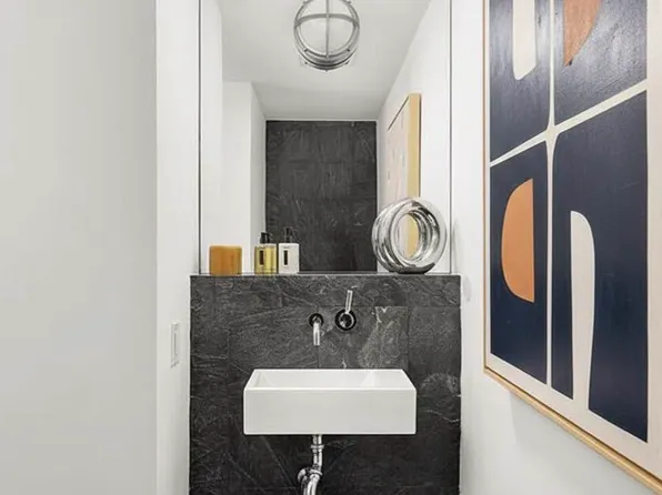 100 West 58th Street image 4 of 14