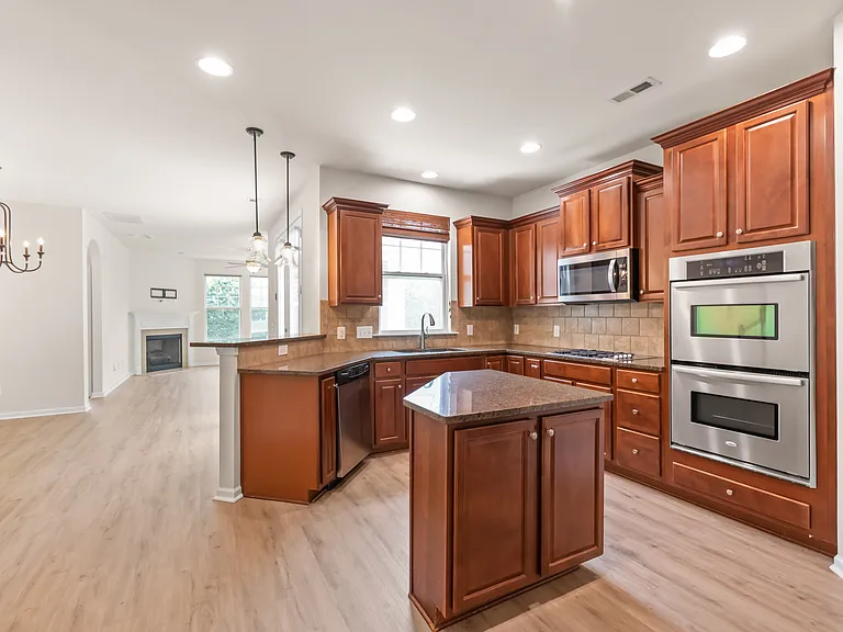 3815 Western Gailes Way — Photo 10