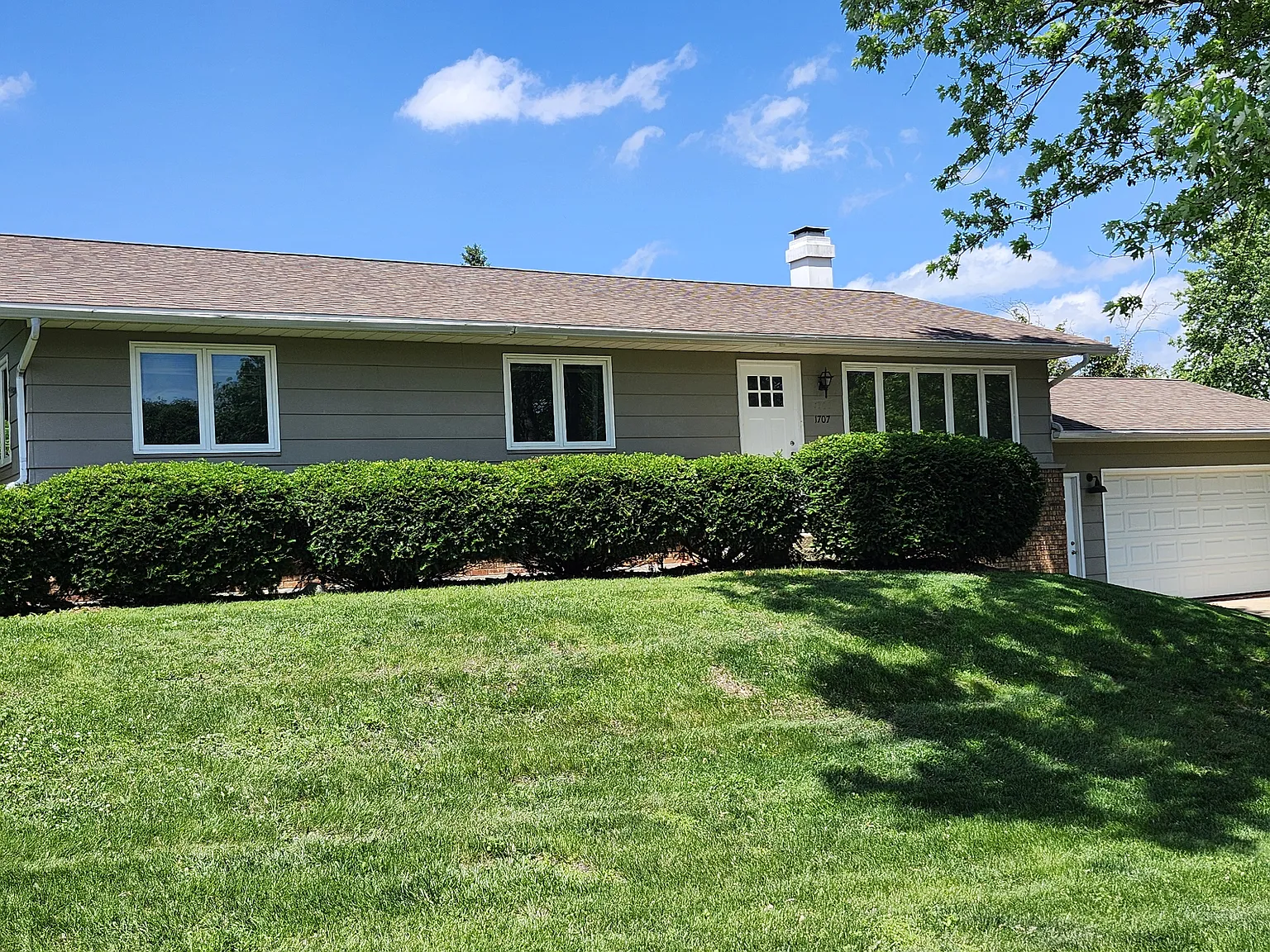 3 bed, 1568 sqft, $3,000 — Photo 1