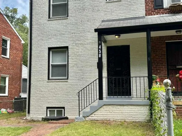 458 Burns St SE, Washington, DC 20019