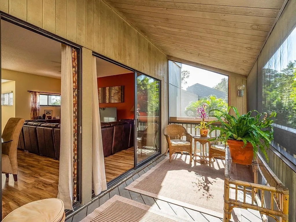 236 Woodland Dr — Photo 3