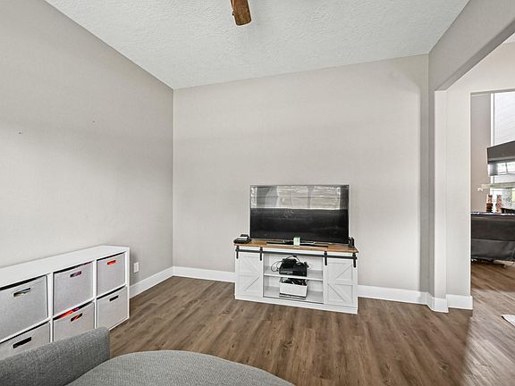 5th image of 16912 Wagon Wheel Rd