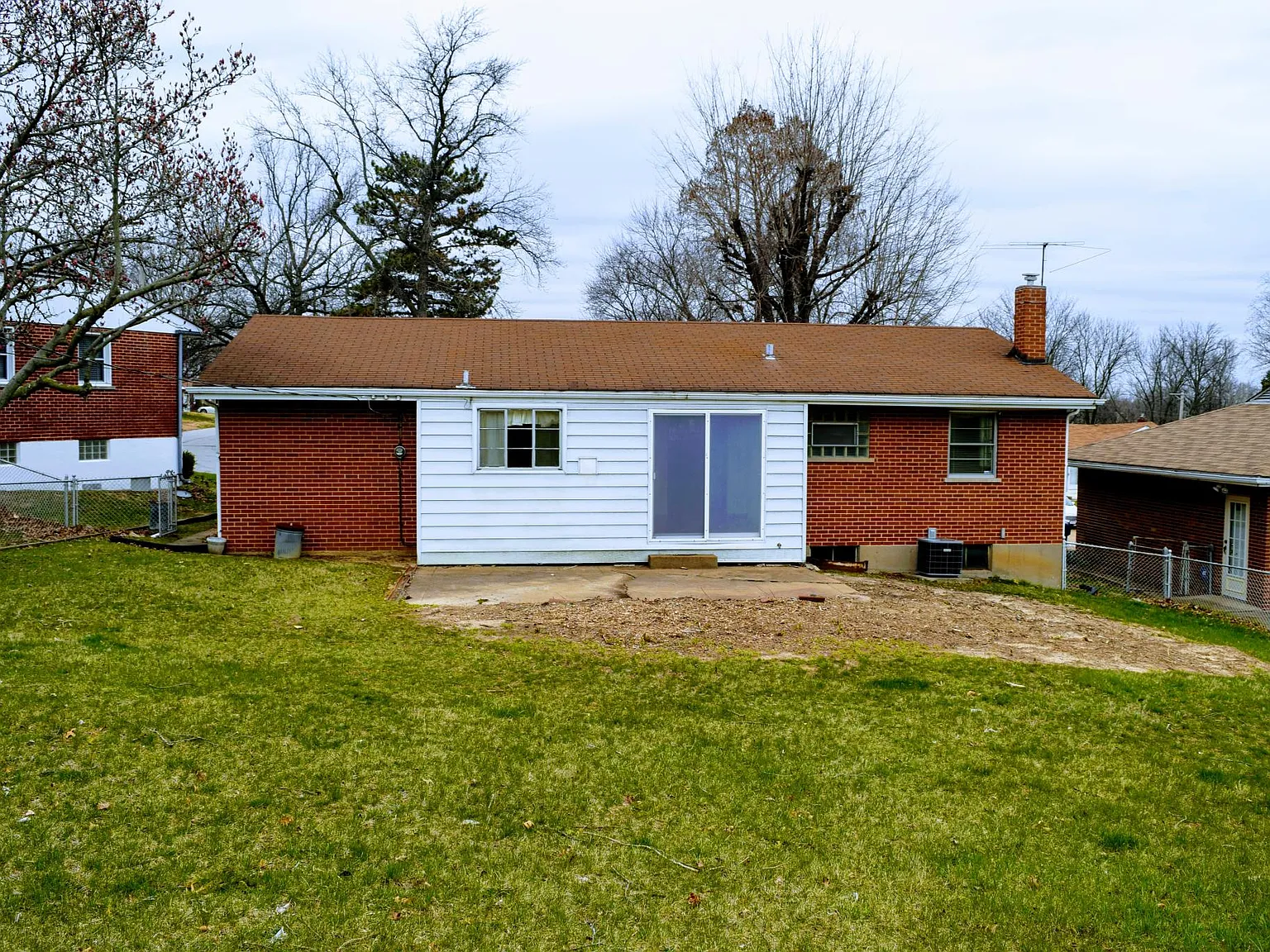 2 bed, 940 sqft, $1,275 — Photo 3