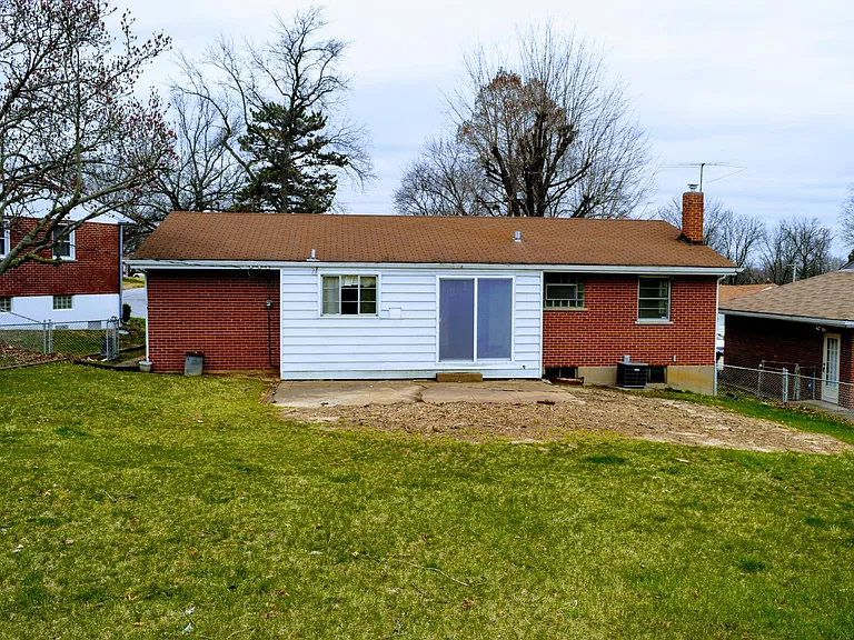 Falmouth Dr — Photo 3