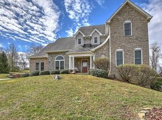 23164 Kestrel Dr, Bristol, VA 24202