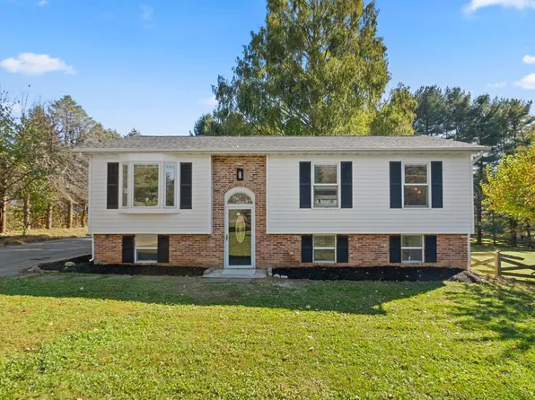 1096 Sacramento Ct, Sykesville, MD 21784