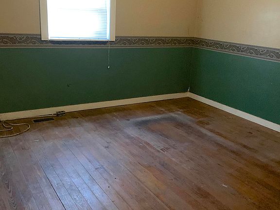3rd image of 1437 Beaumont Ave