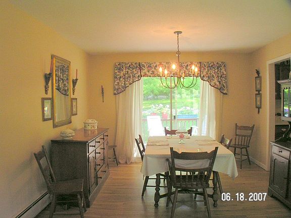 Dining Rm. Hdwd floors