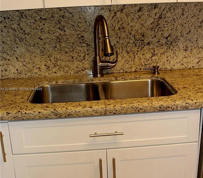 2333 Brickell Ave #1004 — Photo 7