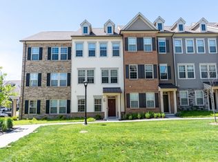 18 Cortland Ct, Livingston, NJ 07039
