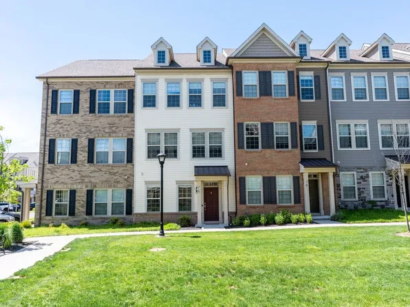 18 Cortland Ct, Livingston, NJ 07039