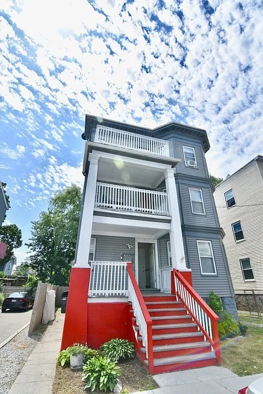 3 bed, 1.0 bath, 1000 sqft, $3,300 — Photo 2