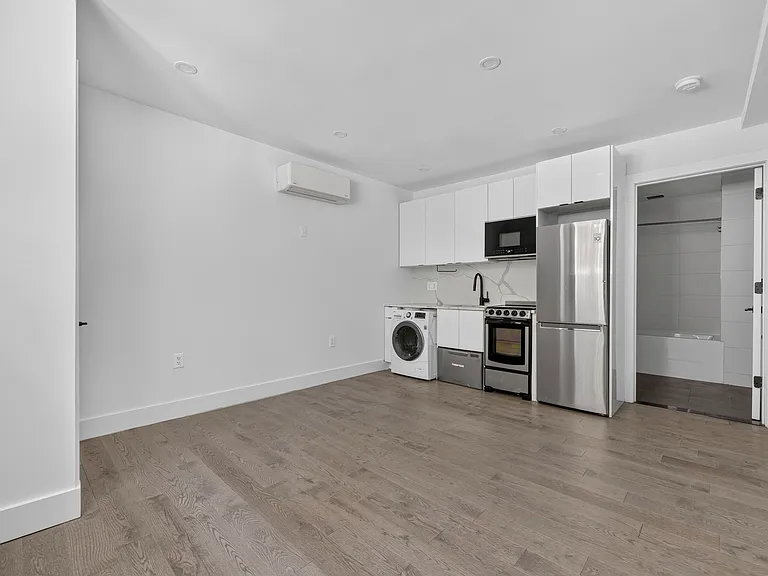 241 W 75th St #3C — Photo 1