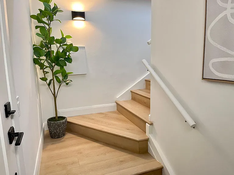 3252 3rd Ave - Private Enclosed Entry Staircase