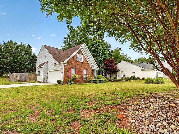 2nd image of 4020 Tutbury Dr