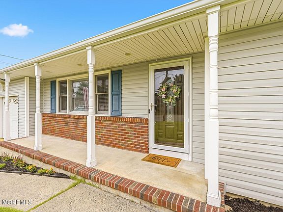 5th image of 304 Mainsail Court