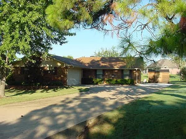 1st image of 208 Kiowa Dr W