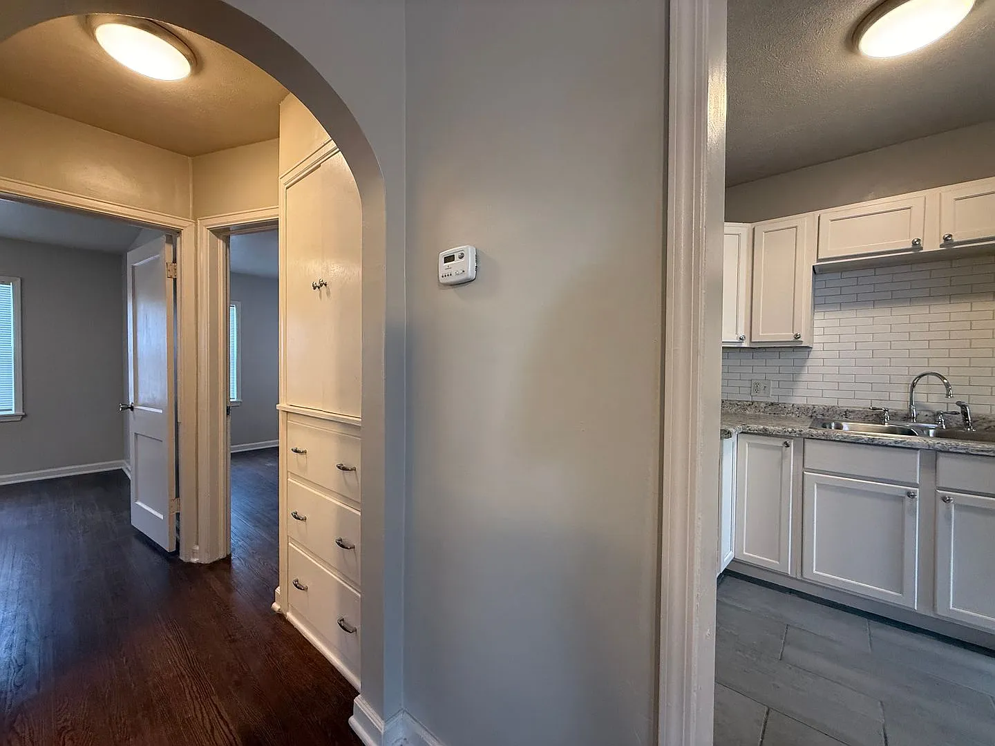 2 Bedroom with a Full Basement and Garage — Photo 4