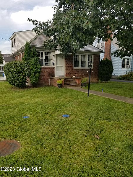 2nd image of 25 Fordham Court