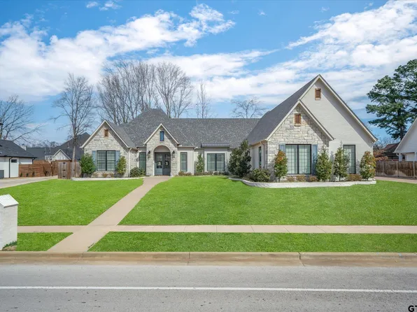 1433 Dueling Oaks Dr, Tyler, TX 75703