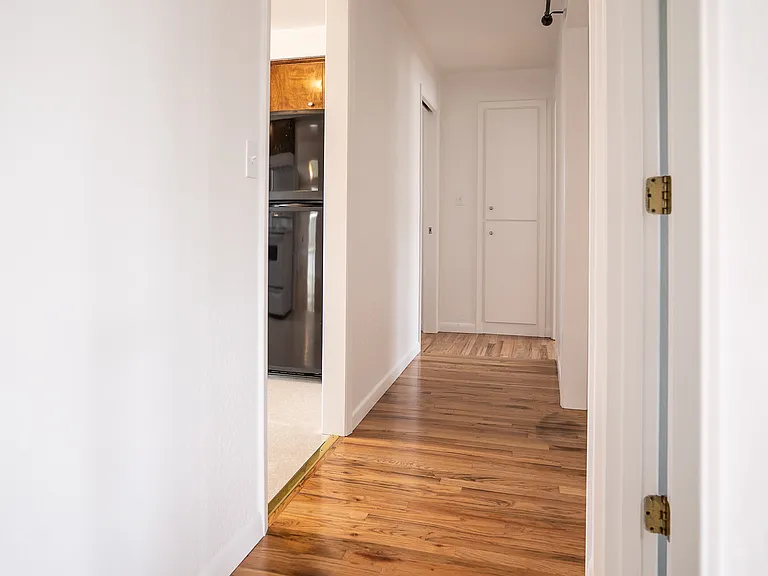 hallway to bedrooms