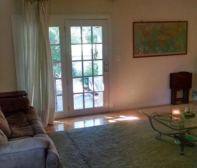 7 Dumbarton Ct — Photo 2