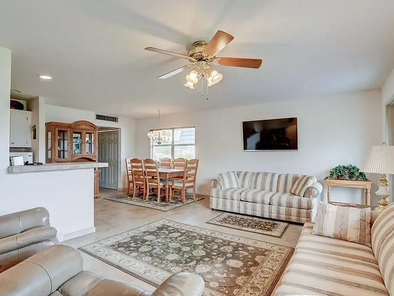 43 Waterford Cir #B — Photo 11