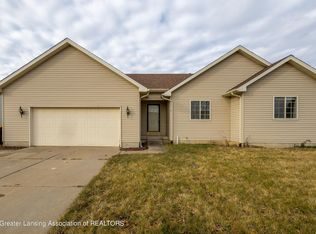 1217 Lois Ln, Saint Johns, MI 48879