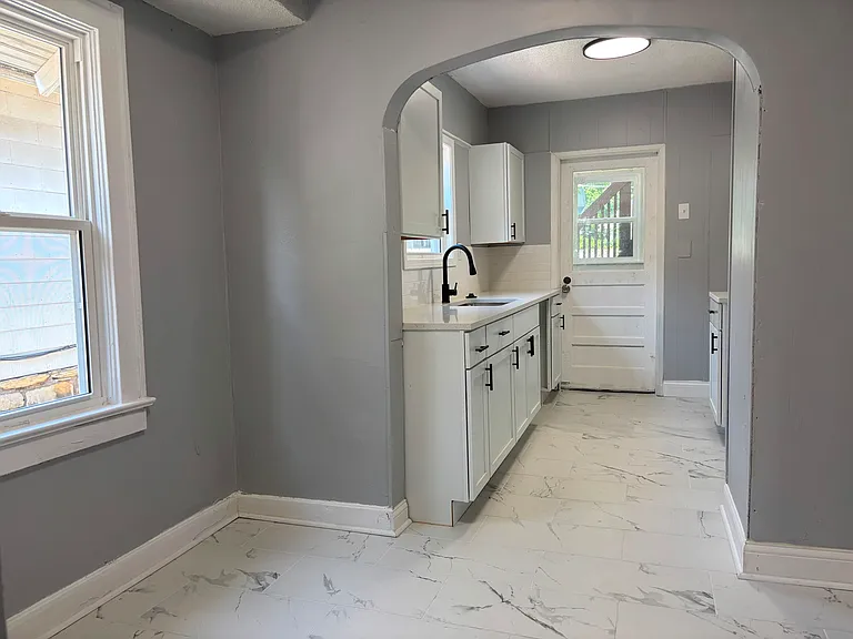 5627 Park Ave — Photo 6