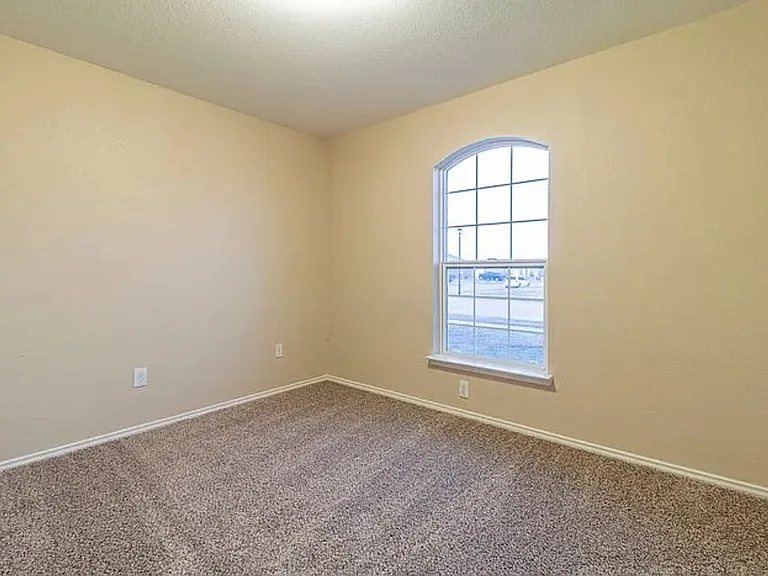5801 Hercules Ave — Photo 6