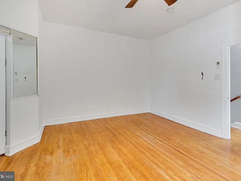 707 W Girard Ave #2F — Photo 27