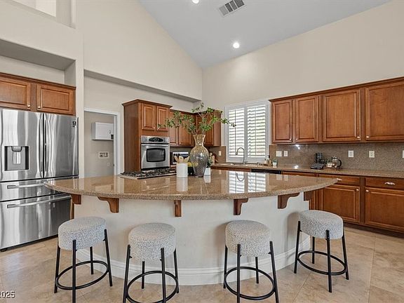 3rd image of 858 La Sconsa Dr