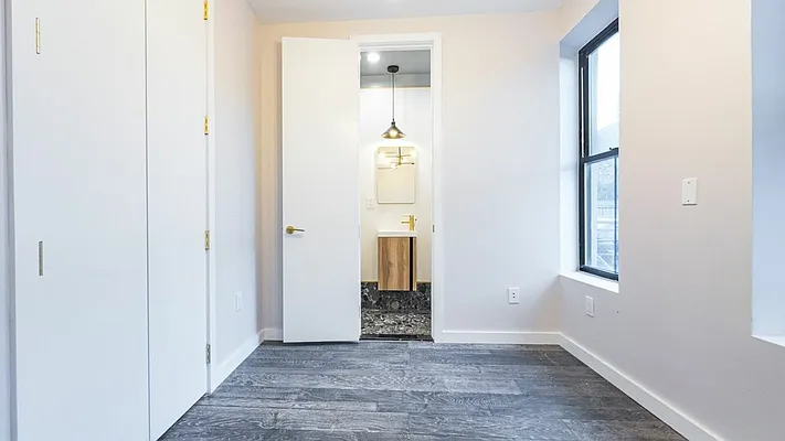 Rented by Jankos Group LLC | media 12