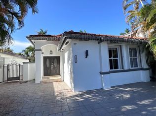 12925 NW 8th Ln, Miami, FL 33182