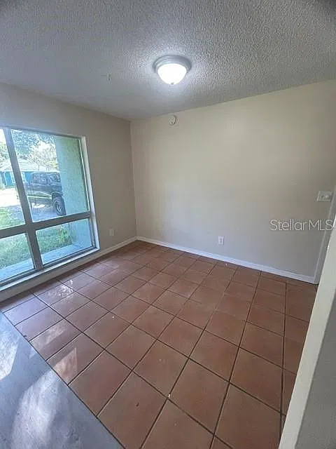 3 bed, 1.5 bath, 1337 sqft, $1,795 — Photo 4