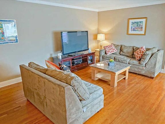 2nd image of 6425 Nagle Ave