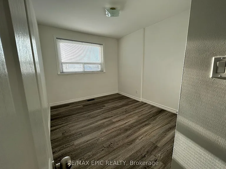 25 Gentry Cres #MAIN — Photo 8