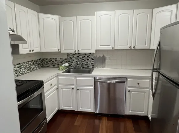 385 Langley Rd #3, Newton Center, MA 02459