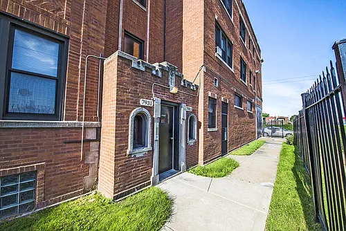 7929 S State St Chicago, IL 60619 Photo 1