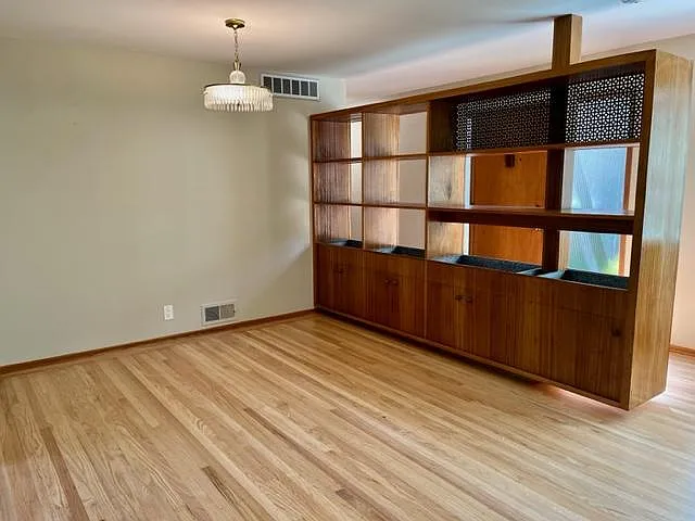 307 Waverley Street — Photo 3