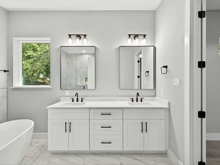 4517 Larch Ln — Photo 33