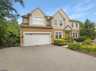 28 Lincoln Park Rd, Pequannock, NJ 07440