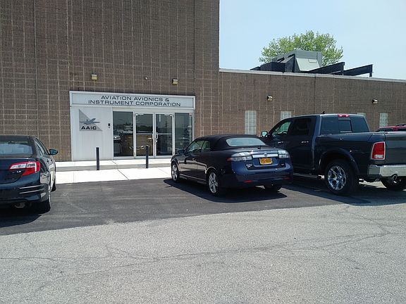 3rd image of 210 Hanse Ave