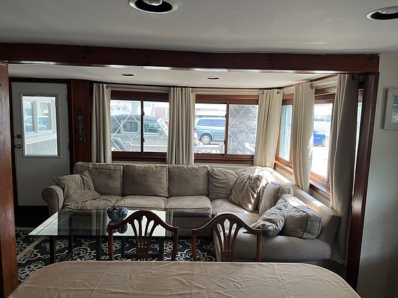2nd image of 840 Delancey Pl Unit 1