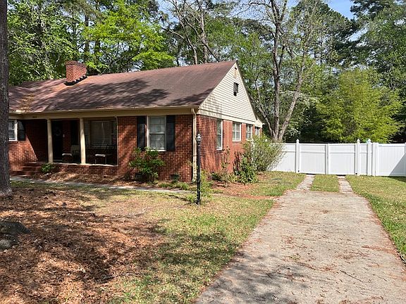 2nd image of 1403 Evergreen Dr