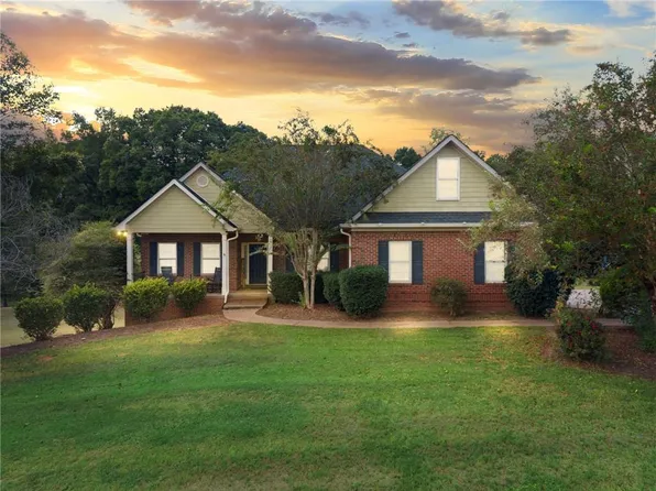 70 Line Dr, Newborn, GA 30056