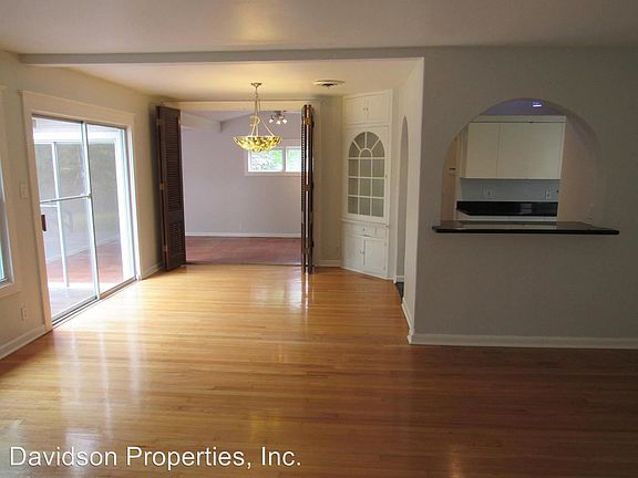3rd image of 603 Greenwich Blvd