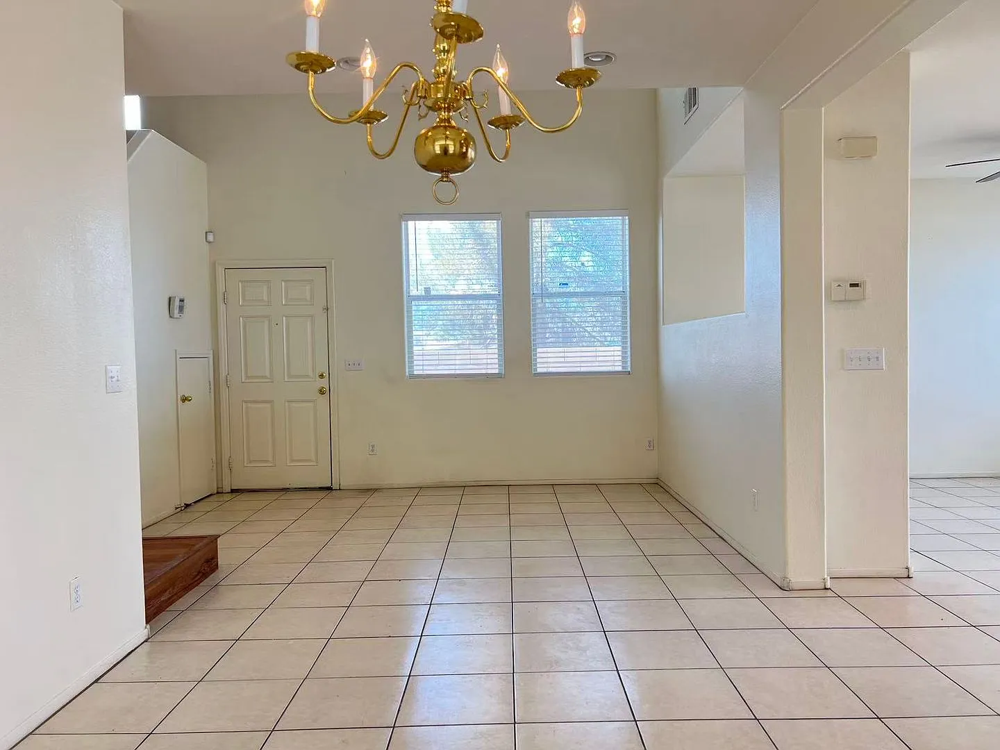 3 bed, 2.5 bath, 1835 sqft, $1,850 — Photo 3